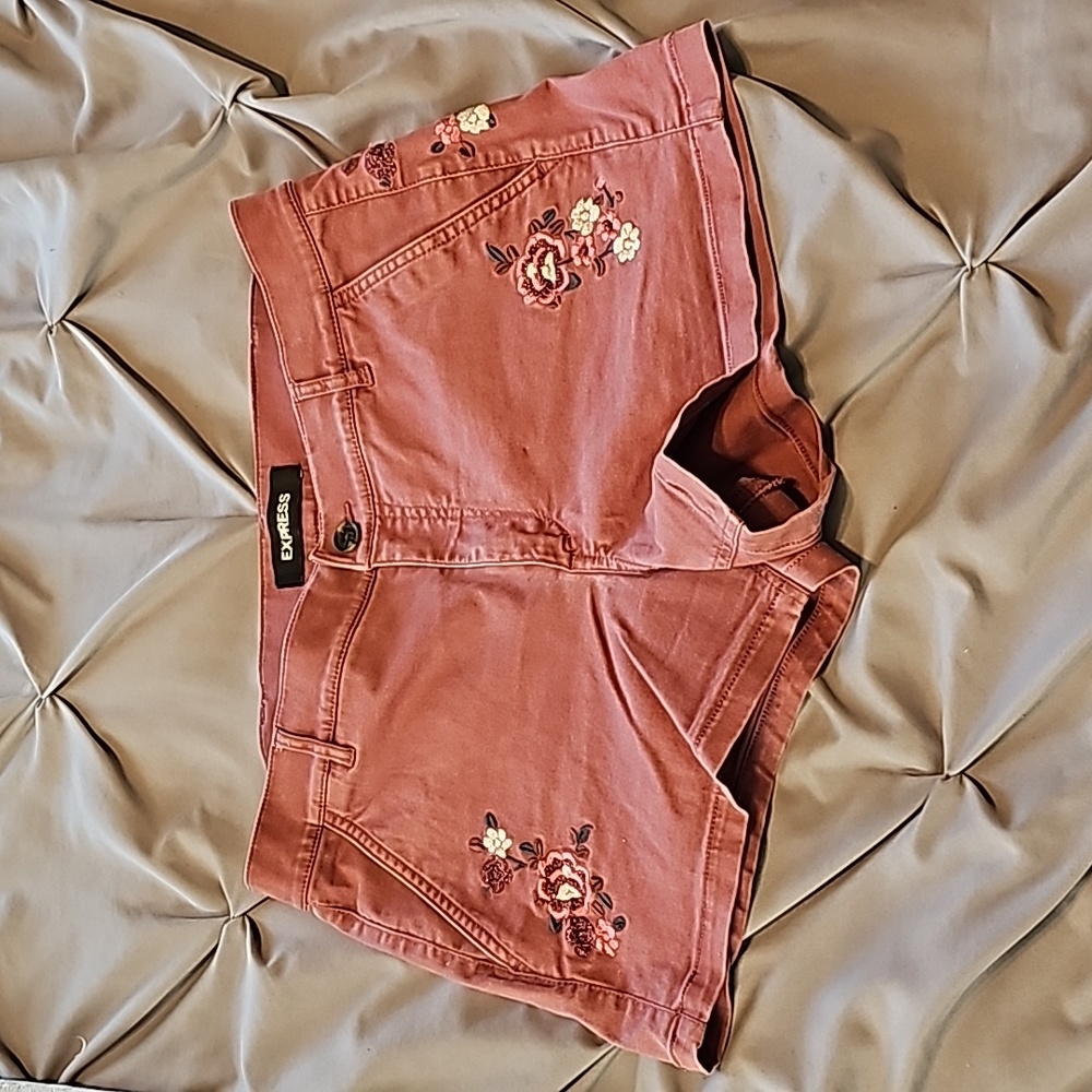Express embroidered